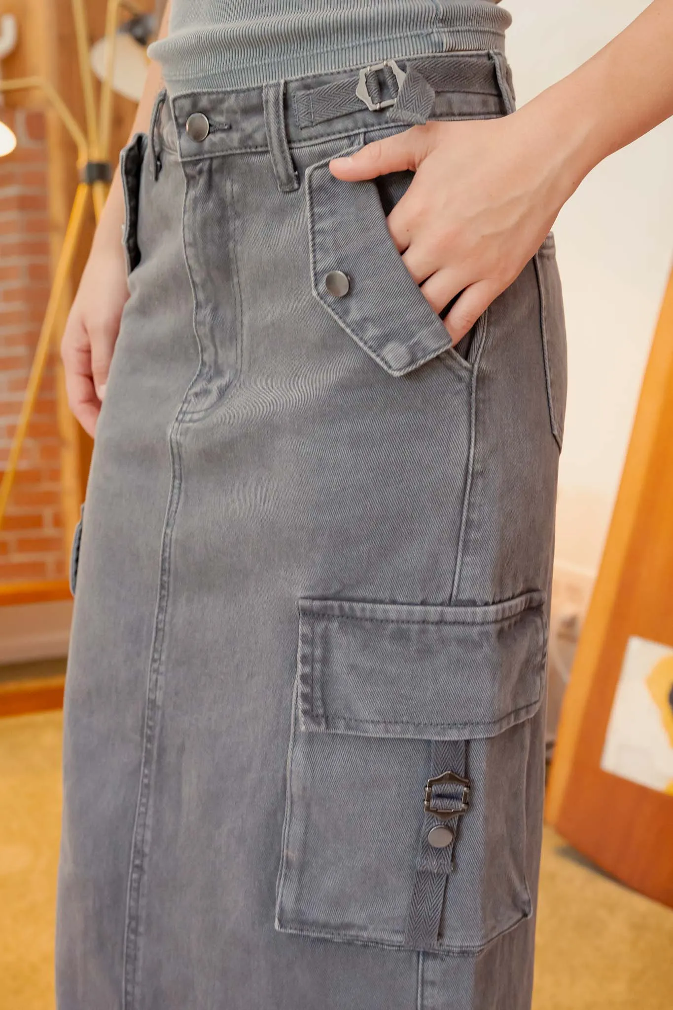 CARGO DENIM BACK SLIT MIDI SKIRT