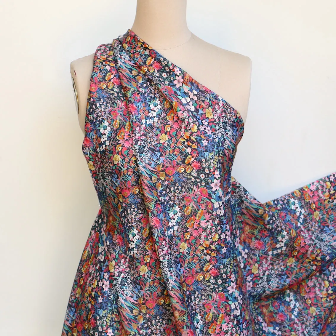 Faria Flowers Pink - Liberty Sycamore Linen