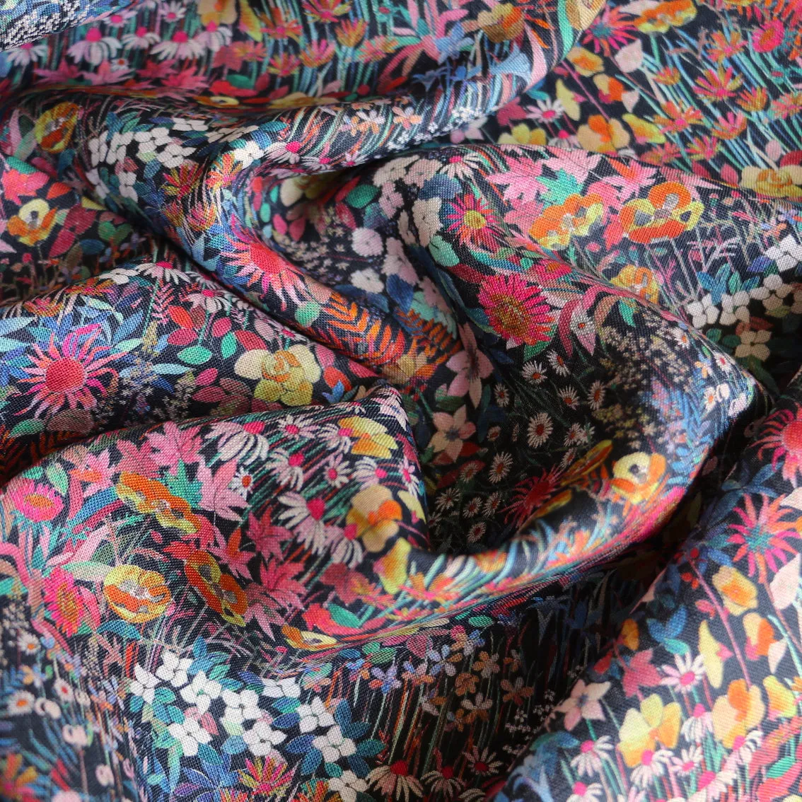 Faria Flowers Pink - Liberty Sycamore Linen