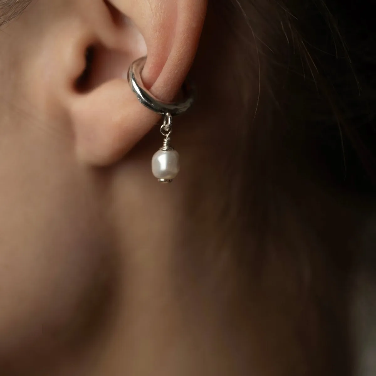 Pearl ear cuff