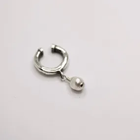 Pearl ear cuff