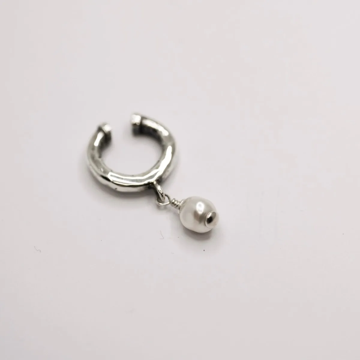 Pearl ear cuff