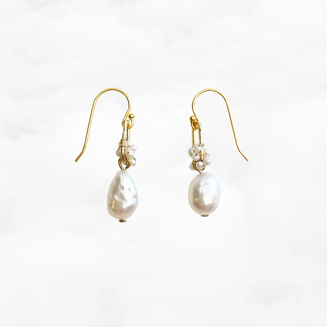 The Cloud Wrapped Pearl Earrings